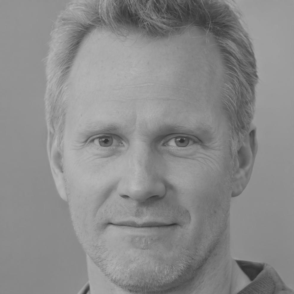 Oliver discussing digital tools with students